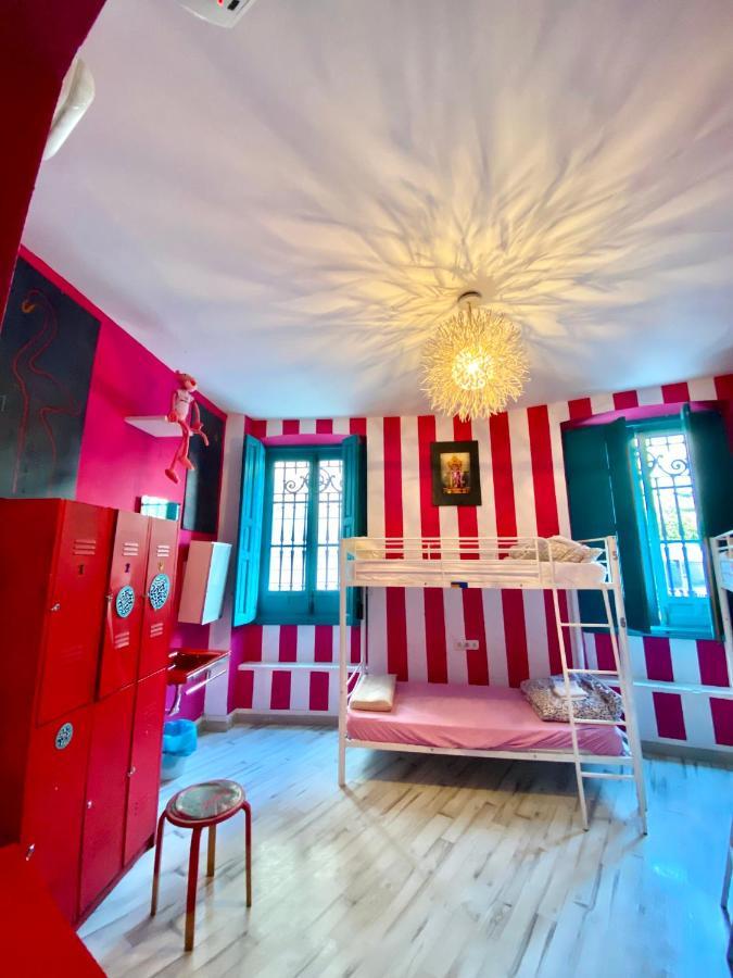 Sevilla Kitsch Hostel Art Экстерьер фото